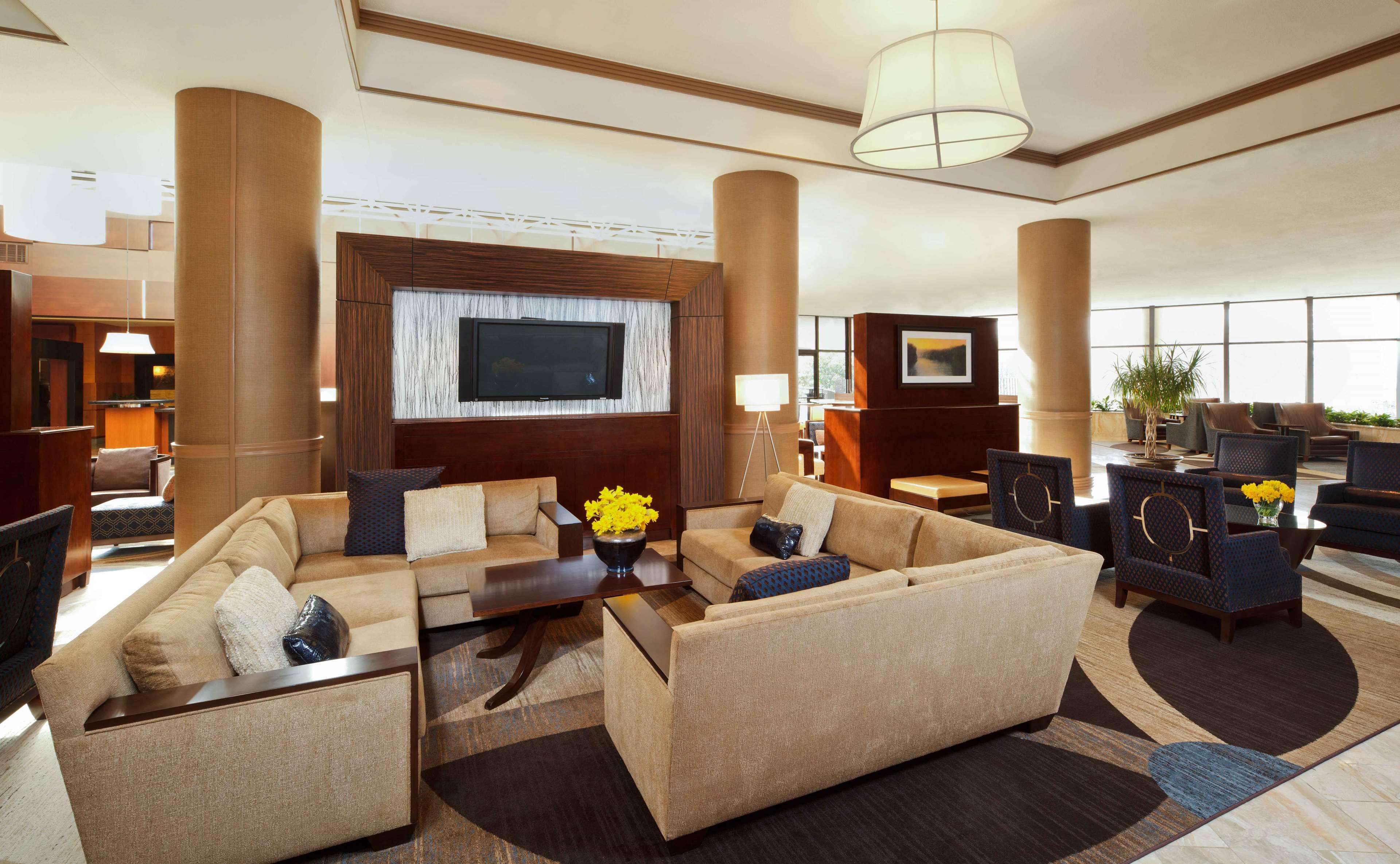 Hilton Alexandria Mark Center Interior foto